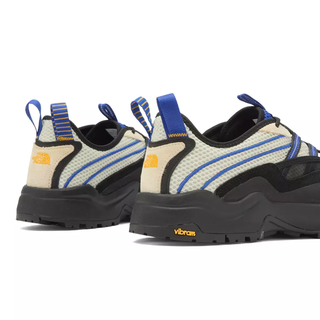 Кроссовки THE NORTH FACE CLYFFE ULTRA - Desert Stone & Tnf Blue