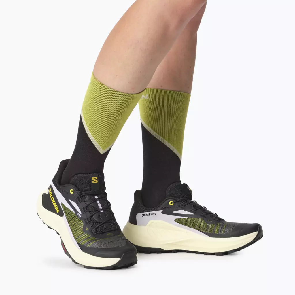 Женские Кроссовки для бега Salomon Genesis black/sulphur spring/orchid petal