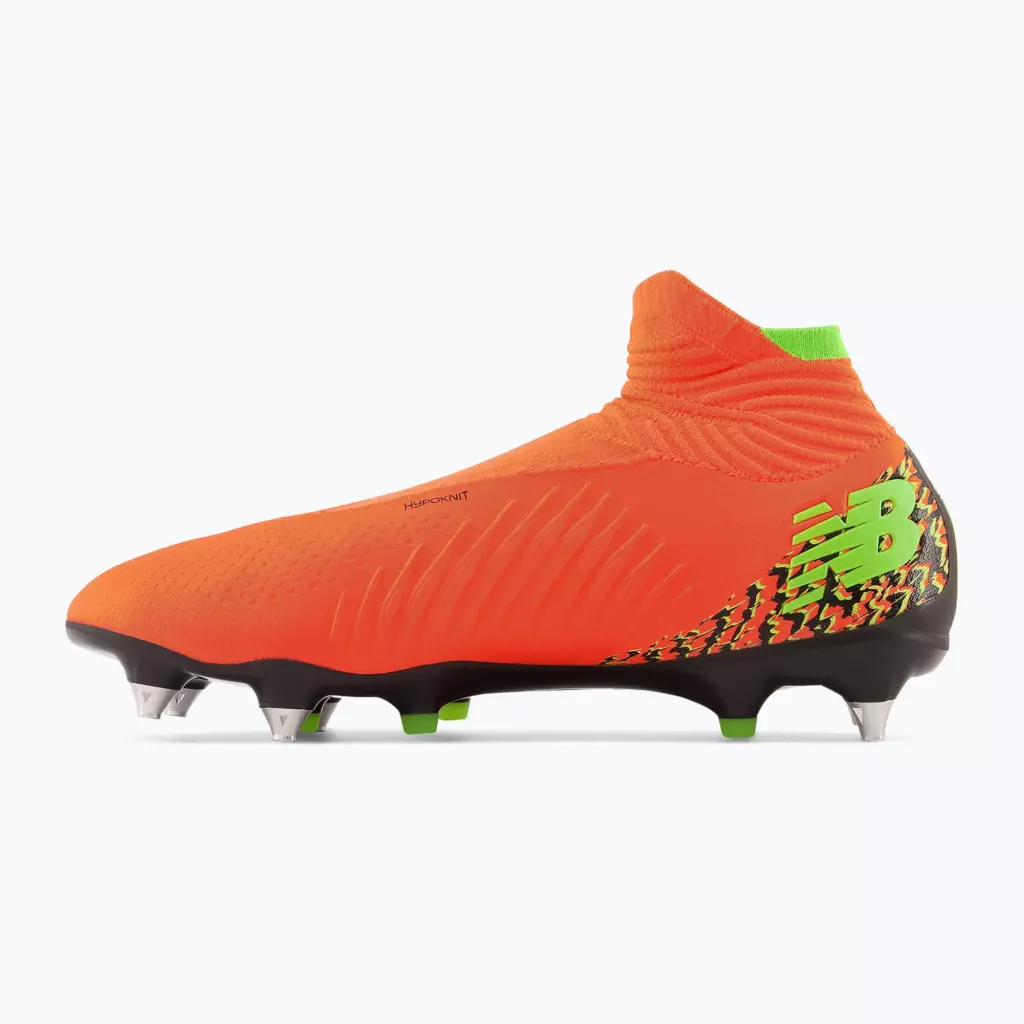 Футбольные бутсы New Balance Tekela Pro V4+ SG neon dragonfly