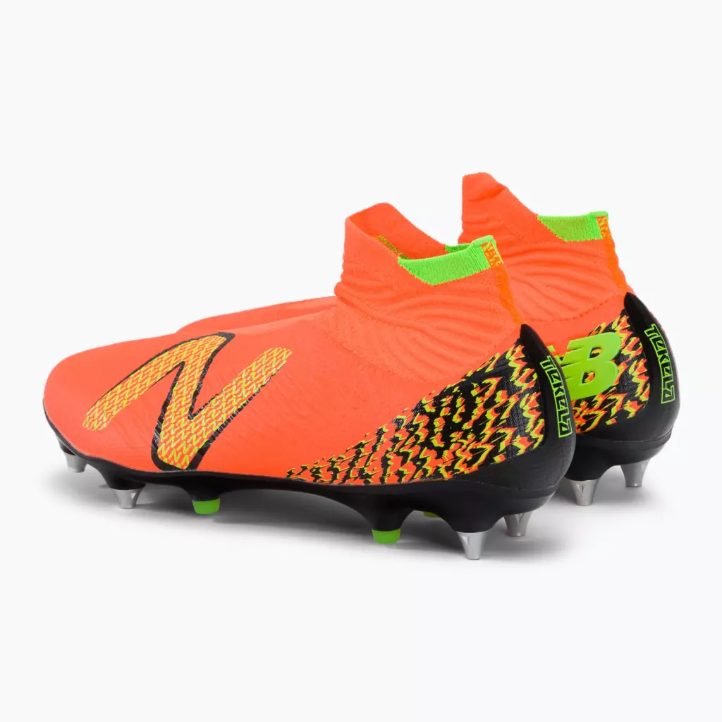 Футбольные бутсы New Balance Tekela Pro V4+ SG neon dragonfly