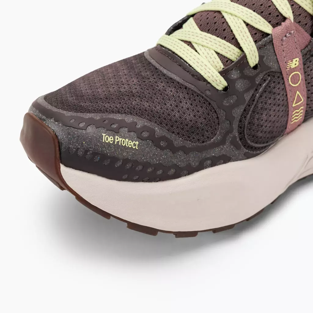 Женские Кроссовки для бега New Balance Fresh Foam X Hierro v8 licorice