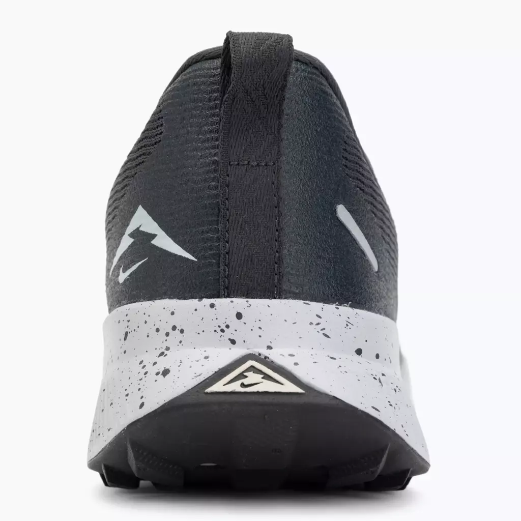 Кроссовки для бега Nike Juniper Trail 3 dark smoke grey/black/light orewood brown