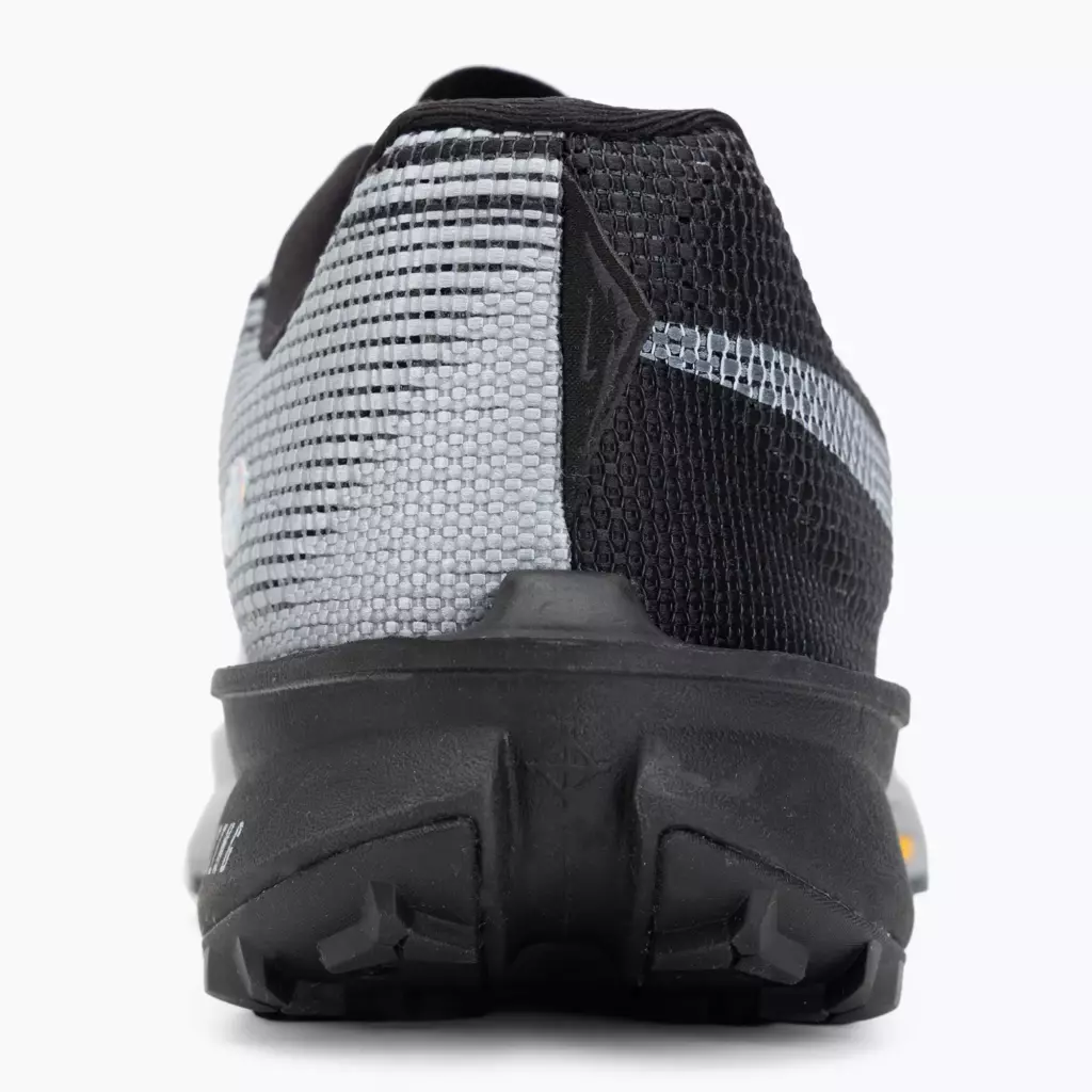 Кроссовки для бега Nike Kiger 10 black/white/cool grey/white