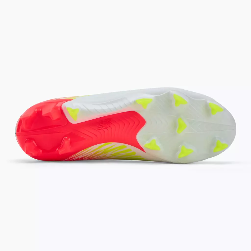 Футбольные бутсы New Balance Furon Team V8 FG white