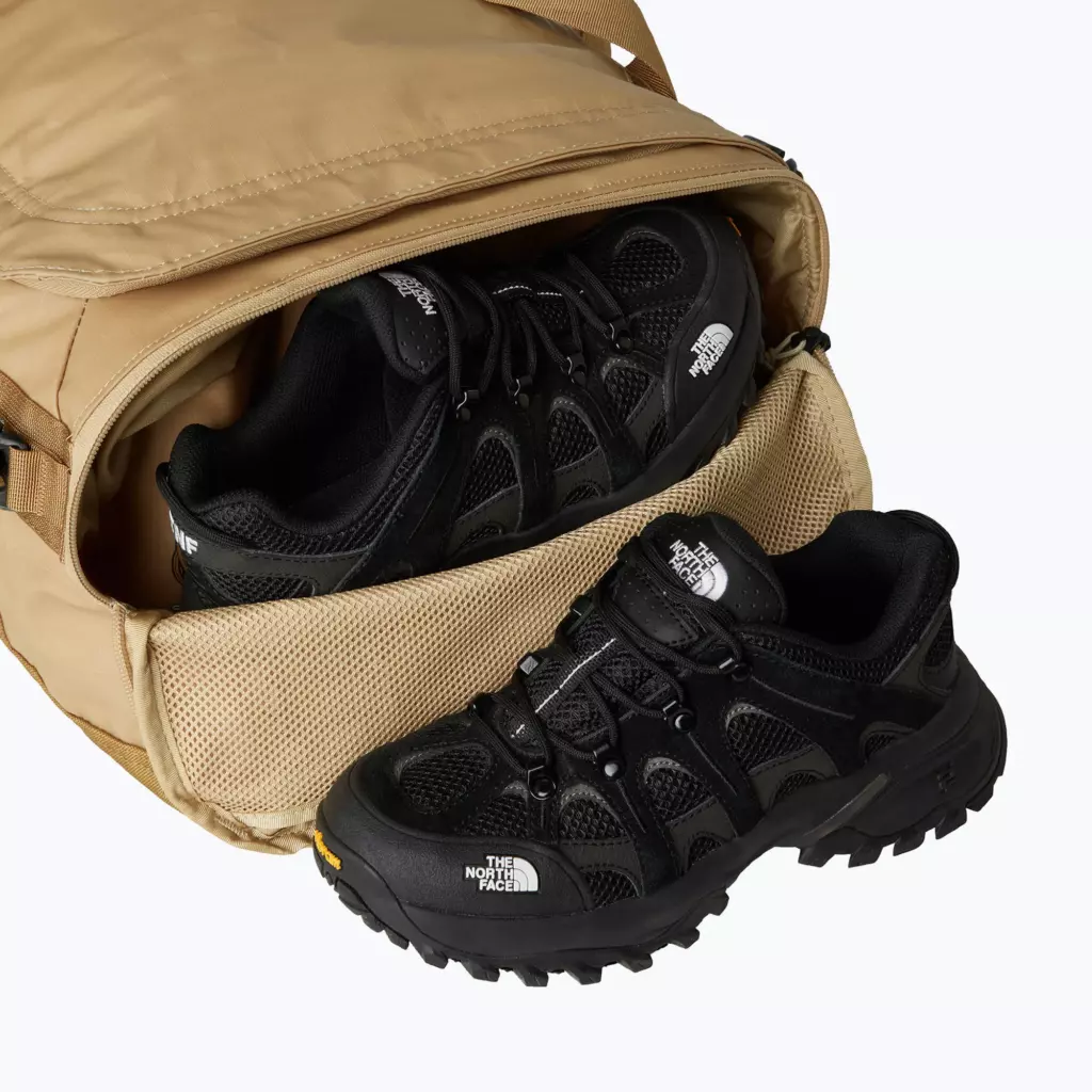 Дорожная сумка The North Face Base Camp Voyager Duffel 42 khaki stone/utility bro