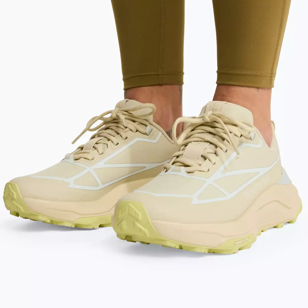 Женскике Кроссовки The North Face Fastpack Wateproof desert stone/lemon mist