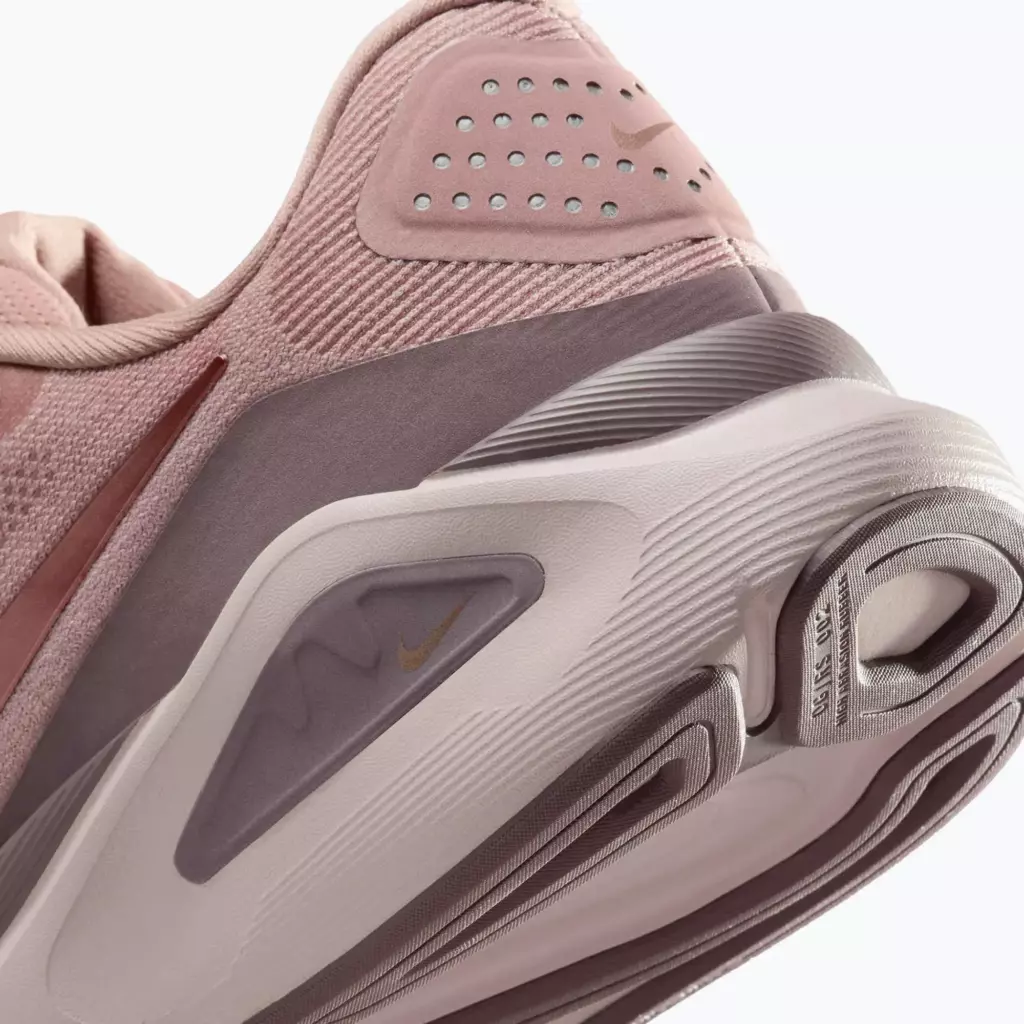 Женские Кроссовки для бега Nike Structure 26 particle pink/taupe grey/silt red/metal rose gold