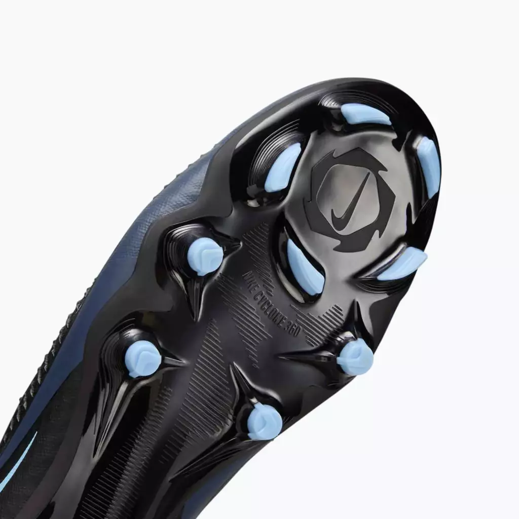 Футбольные бутсы Nike Phantom 6 Low Academy FG/MG black/black
