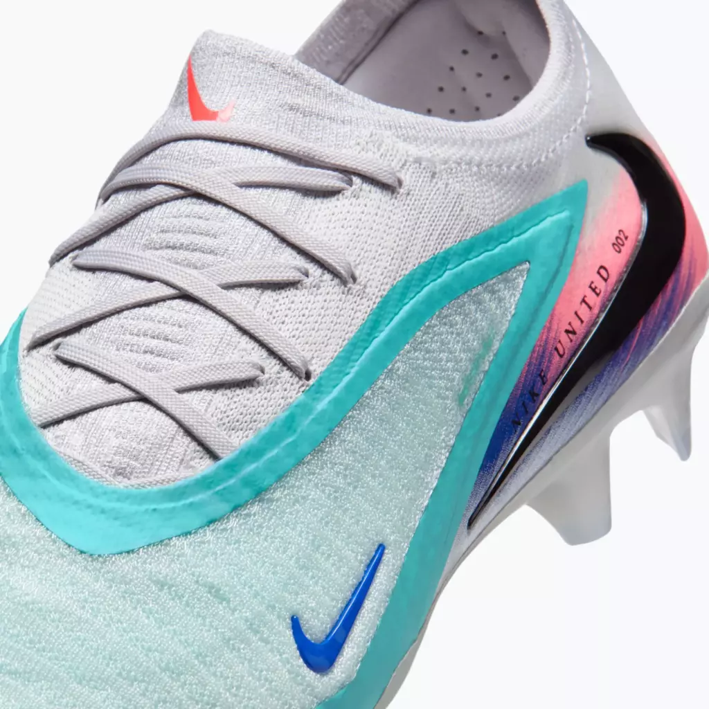 Футбольные бутсы Nike United Phantom 6 Low Elite FG pistachio frost/hyper orange