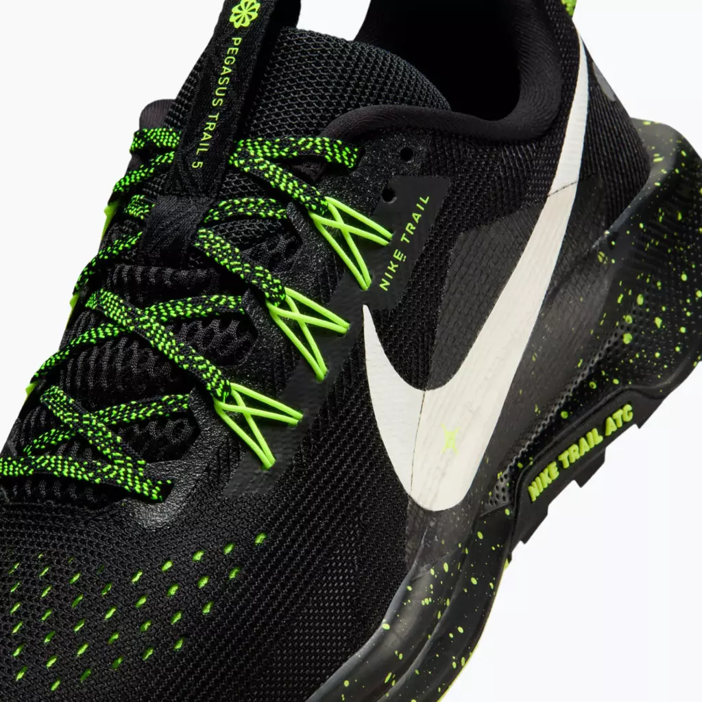 Кроссовки для бега Nike Pegasus Trail 5 black/volt ice/phantom