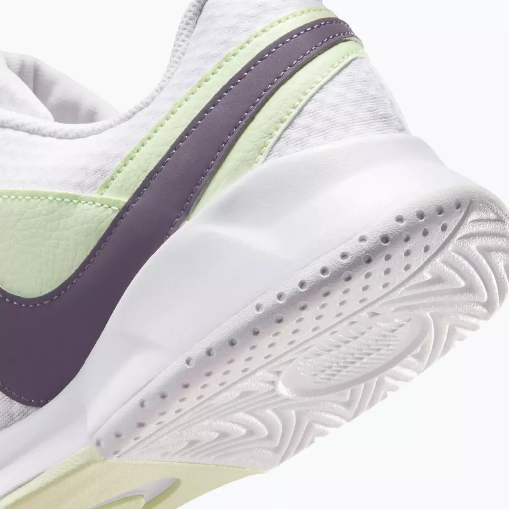 Теннисные кроссовки Nike Court Lite 4 white/volt tint/dark raisin