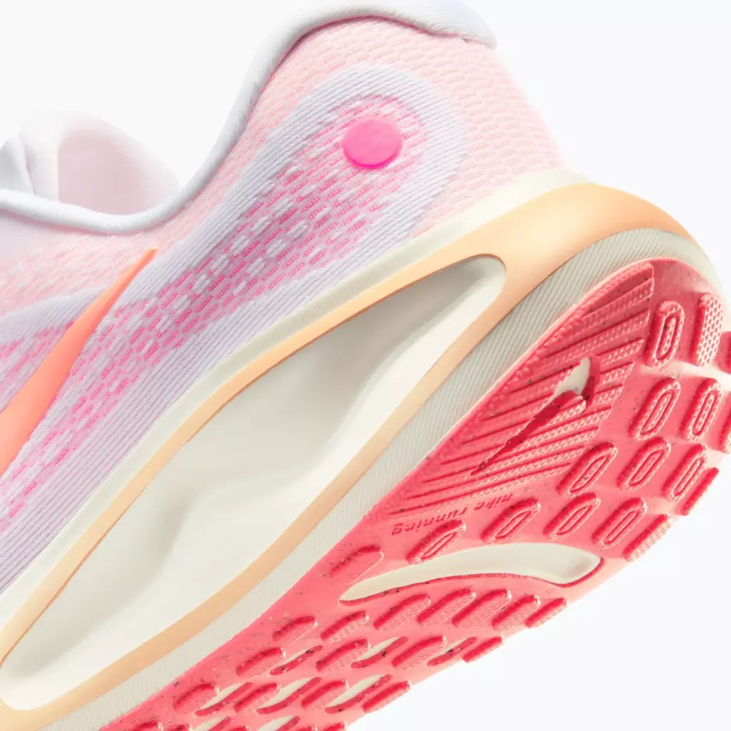 Женские Кроссовки для бега Nike Journey Run white/sail/ice peach/orange pulse