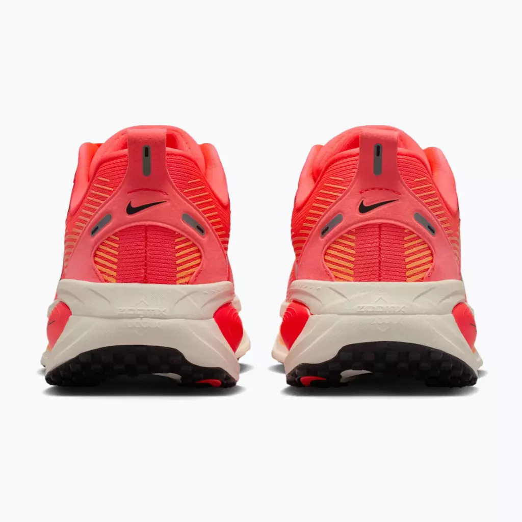 Женские Кроссовки для бега Nike Vomero 18 Hot lava/chalk/orange pulse/black