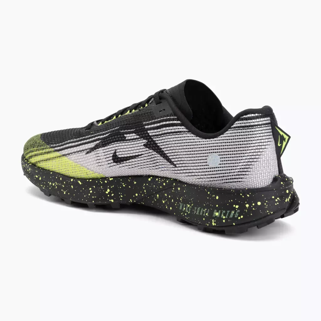 Кроссовки для бега Nike Kiger 10 black/volt ice/tattoo/phantom