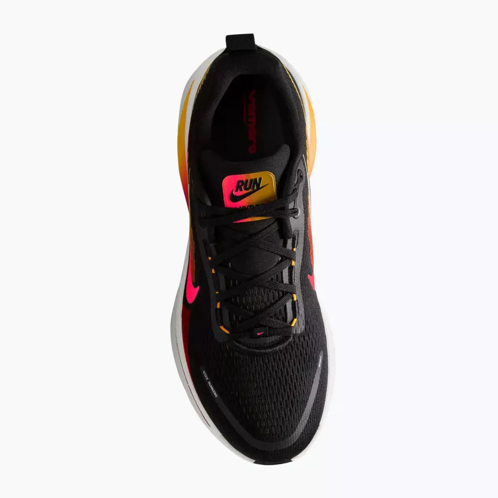 Кроссовки для бега Nike Vomero 18 black/light crimson/bright crimson