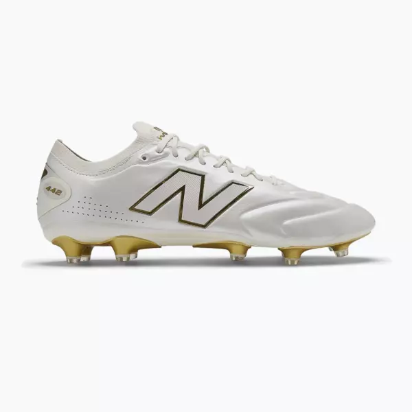 Футбольные бутсы New Balance Elite V3 FG sea salt multi/gold metallic