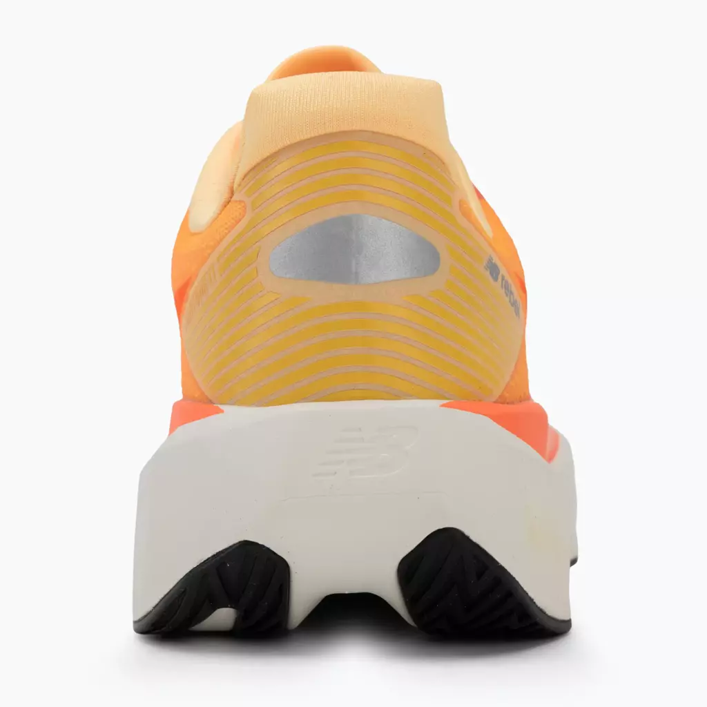 Женские Кроссовки для бега New Balance FuelCell Rebel V5 tangerine heat/silver metallic