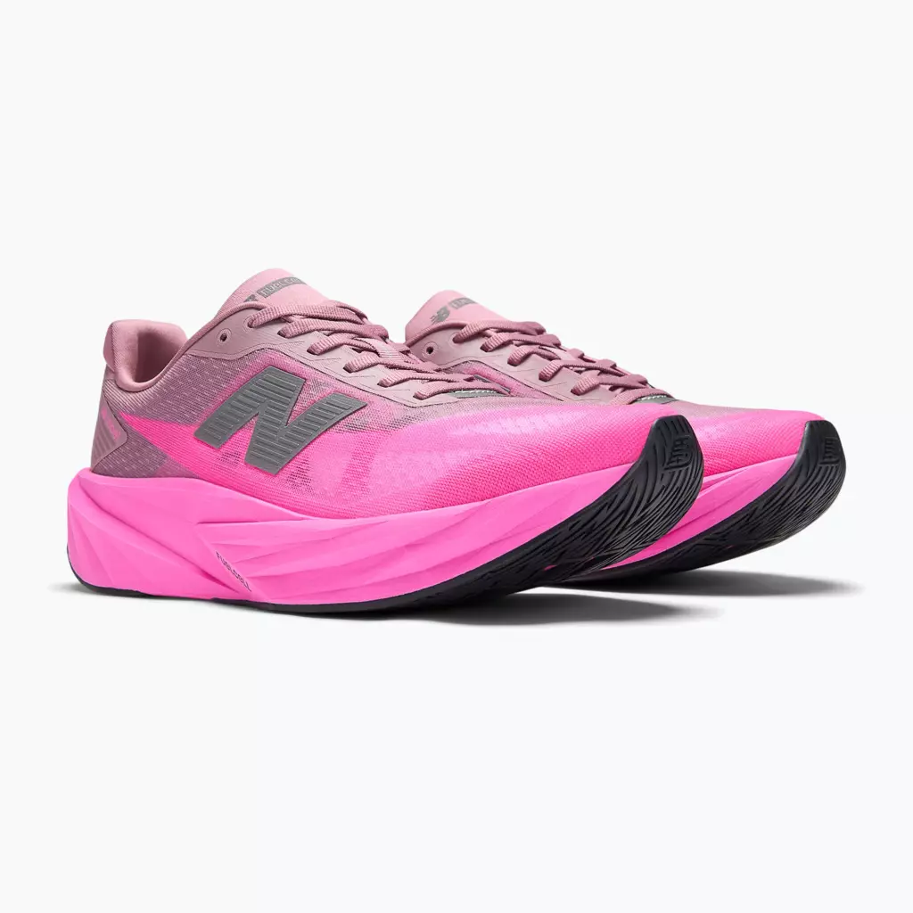 Кроссовки для бега New Balance FuelCell Rebel V5 pink heat/rosewood