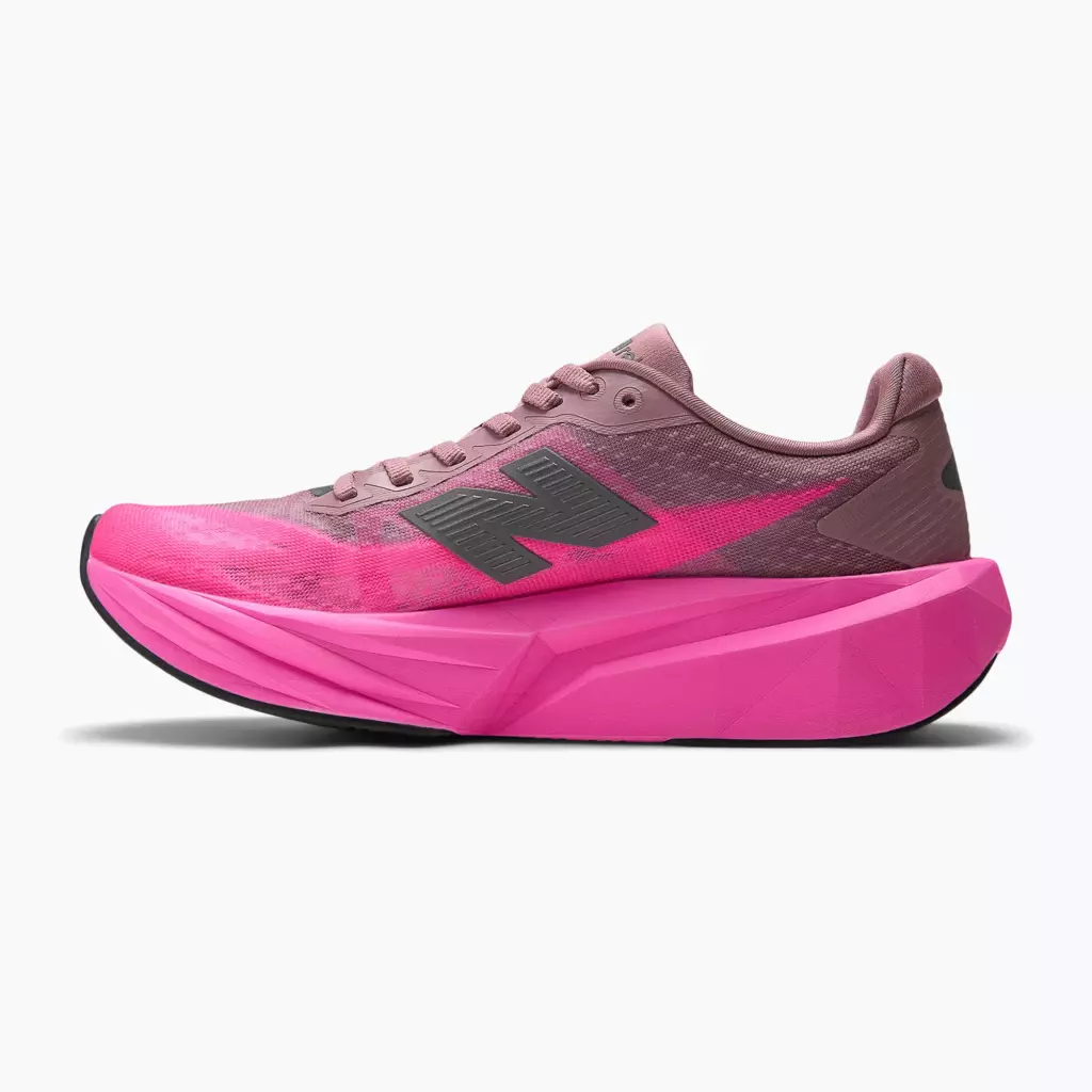 Женские Кроссовки для бега New Balance FuelCell Rebel V5 pink heat/rosewood