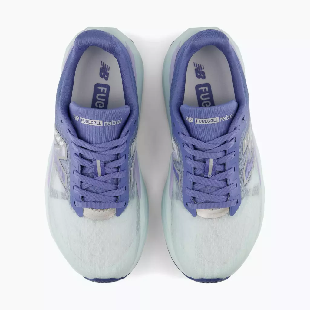 Женские Кроссовки для бега New Balance FuelCell Rebel V5 fairweather blue/glint blue