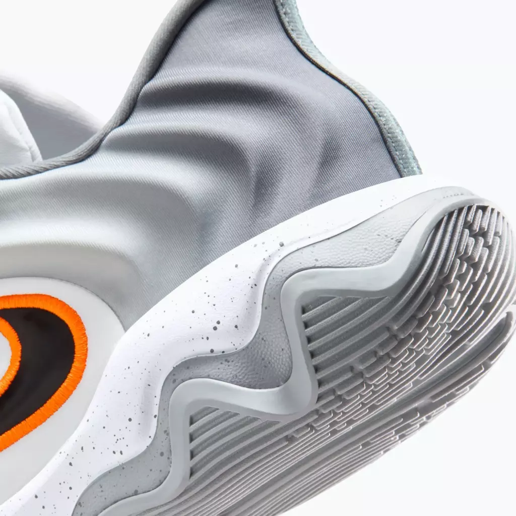 Баскетбольные Кроссовки Nike Giannis Immortality 4 white/volt/wolf grey/black