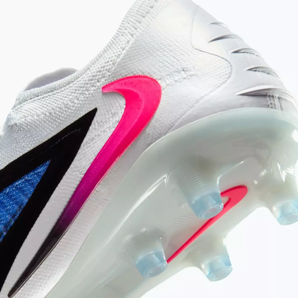 Футбольные бутсы Nike Phantom 6 Low Elite AG-Pro racer blue/white/pink blast