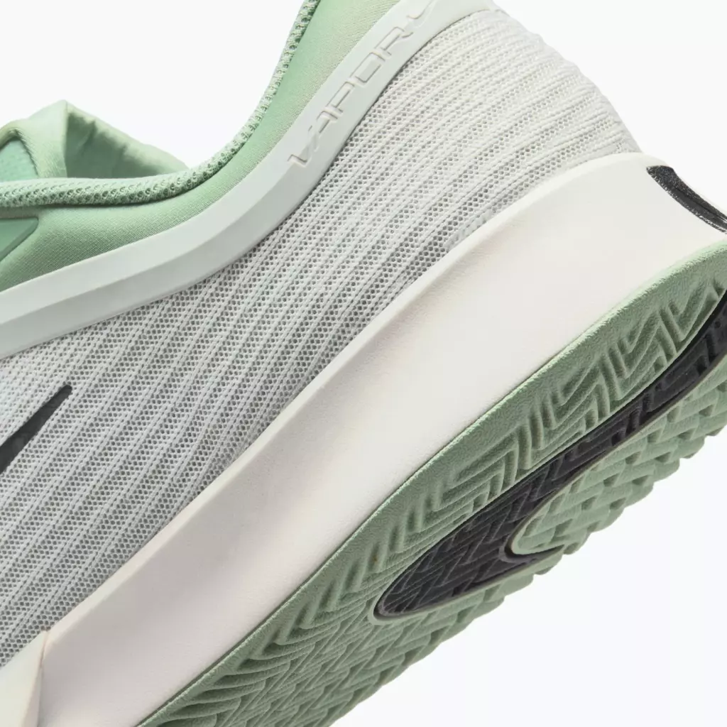 Теннисные кроссовки Nike Vapor Pro 3 Clay light bilver/steam/phantom/black
