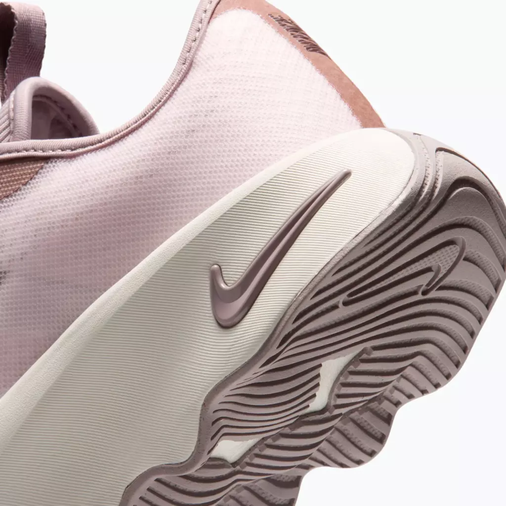 Женские Кроссовки Nike Motiva 2 pearl pink/light violet ore/tattoo
