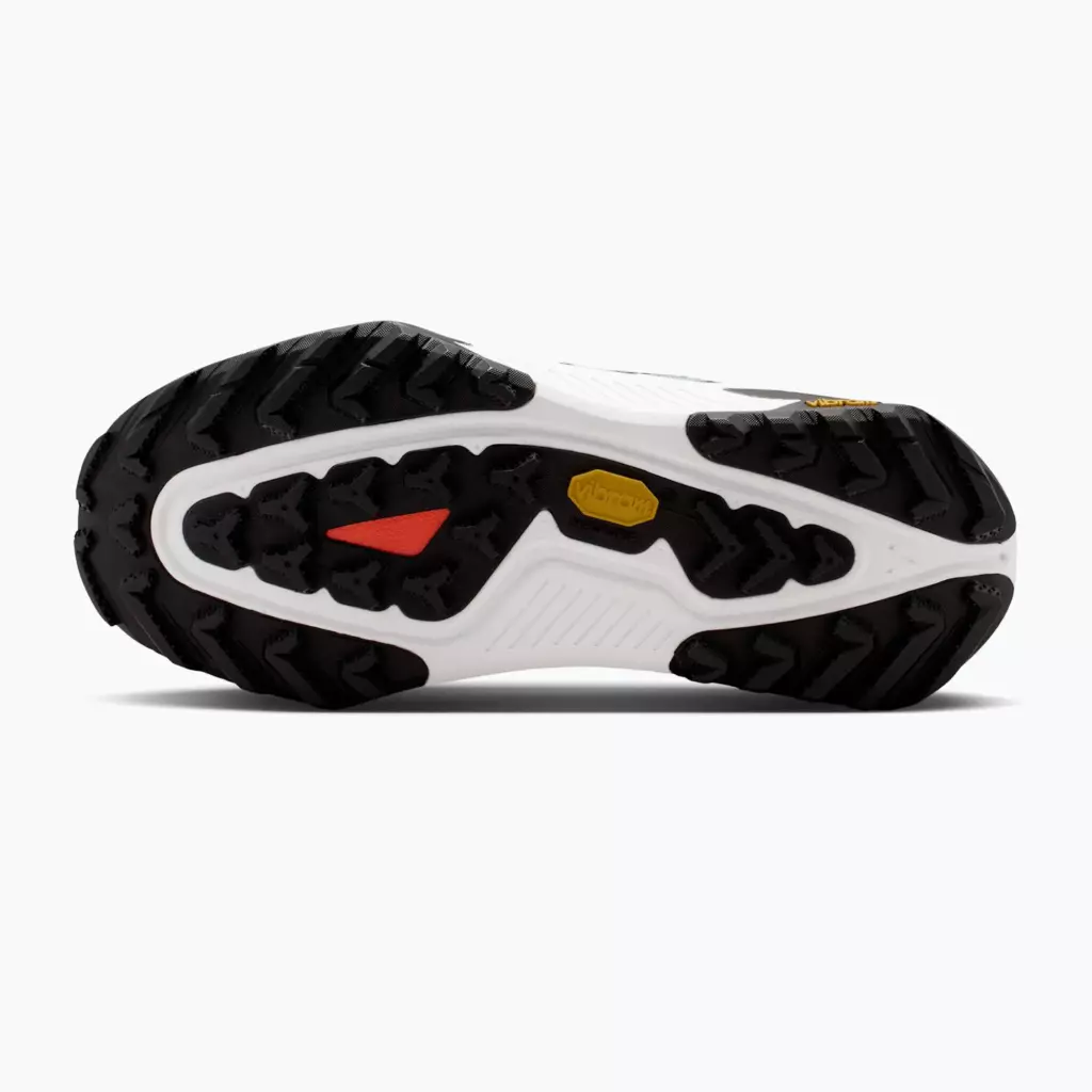 Женские Кроссовки для бега Nike ACG Zegama black/safety orange/summit white