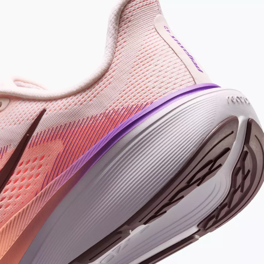 Женские Кроссовки для бега Nike Pegasus 42 chalk/orange pulse/bright violet/tattoo