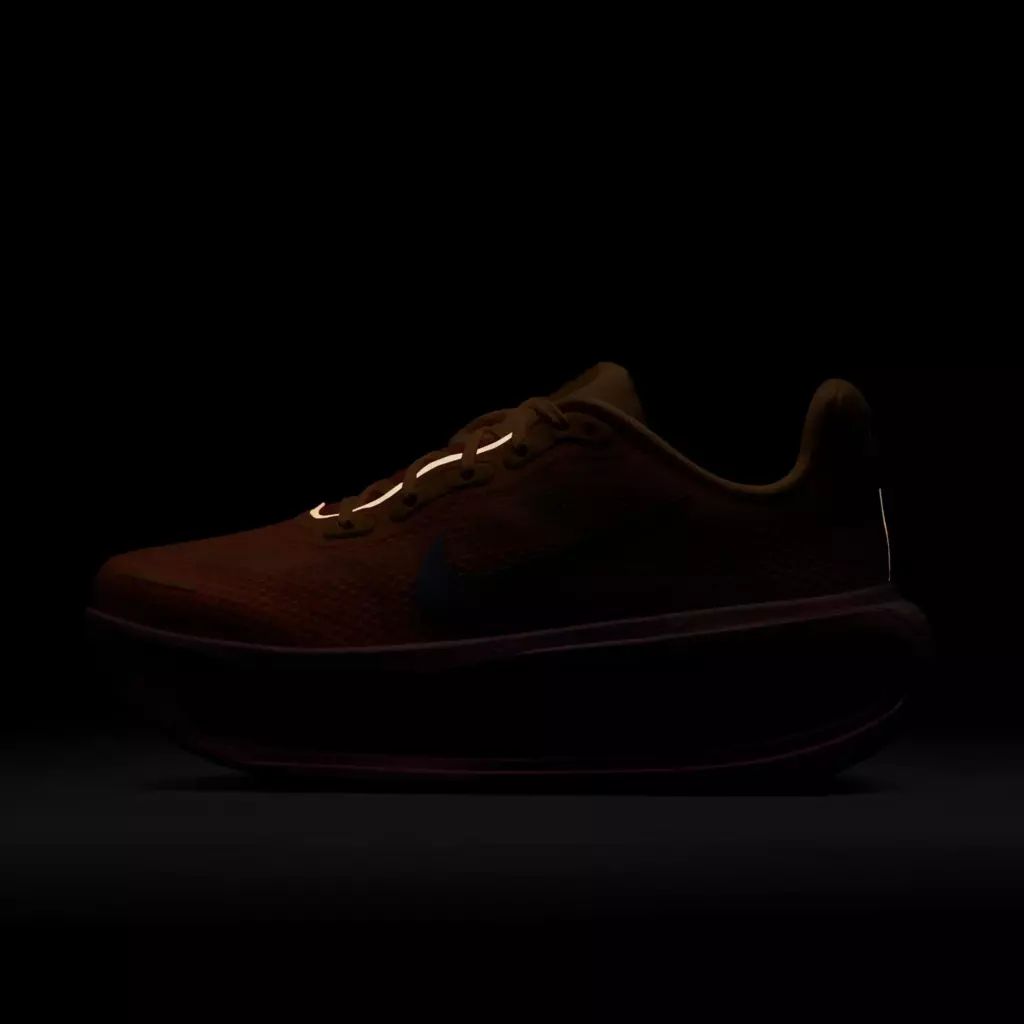 Женские Кроссовки для бега Nike Vomero Premium tangerine tint/bright crimson/tattoo