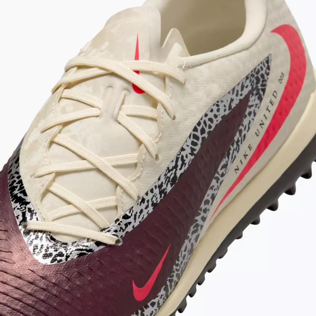 Футзалки Nike United Phantom 6 Low Academy TF burgundy crush/fossil/university red