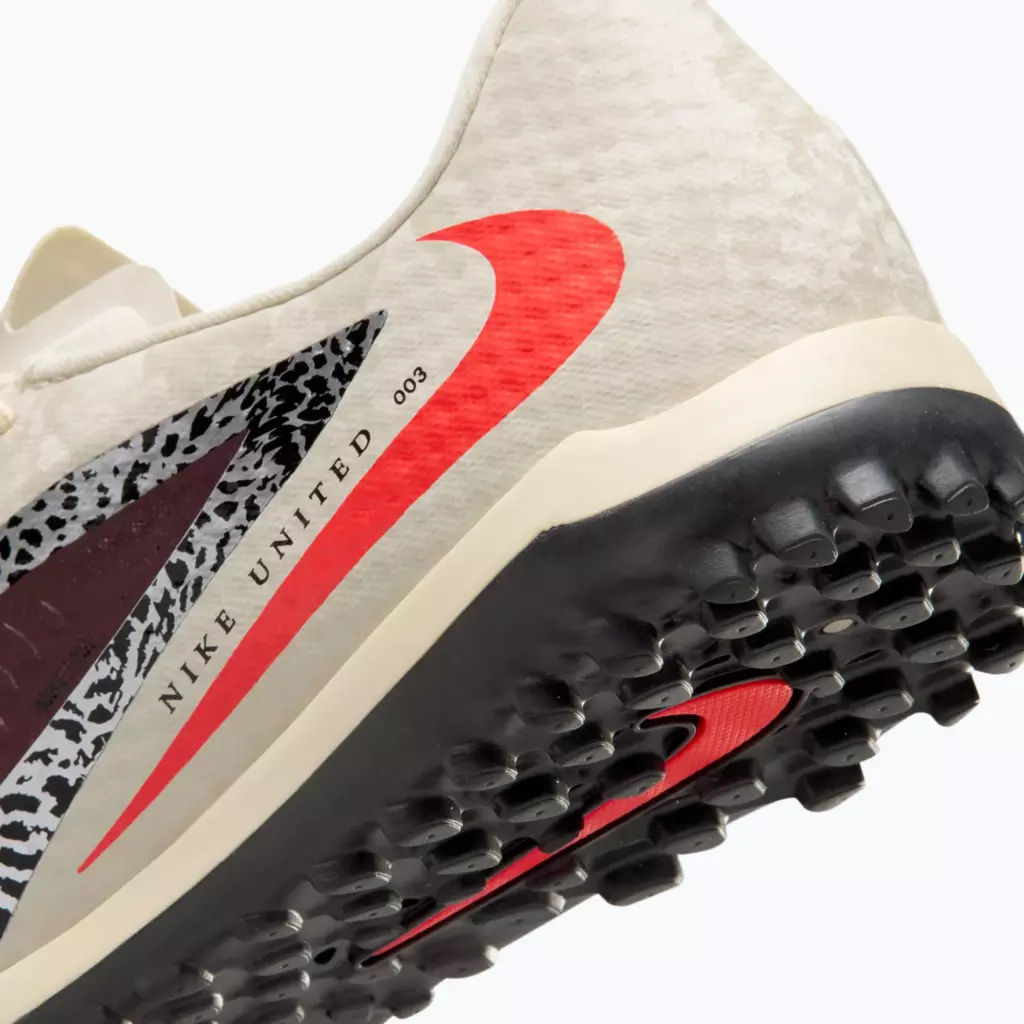 Футзалки Nike United Phantom 6 Low Academy TF burgundy crush/fossil/university red