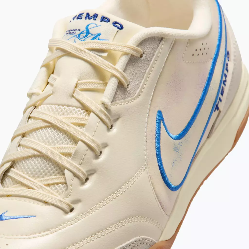 Футзалки Nike Tiempo Streetgato PRM IC coconut milk/gum med brown/blue crystal