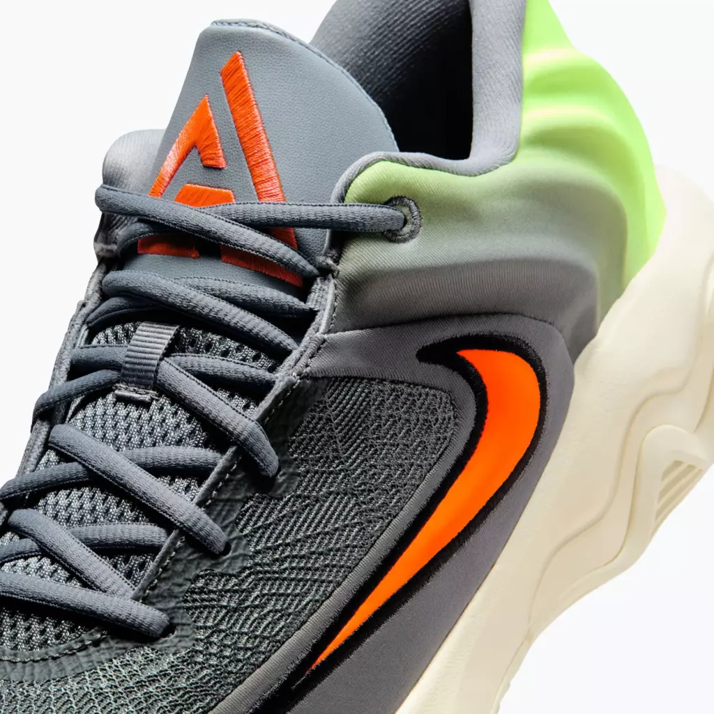 Баскетбольные Кроссовки Nike Giannis Immortality 4 cool grey/volt/total crimson