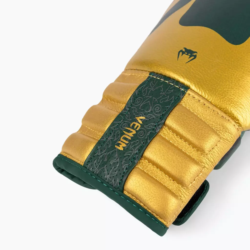 Боксёрские перчатки Venum Reverso Boxing green/gold