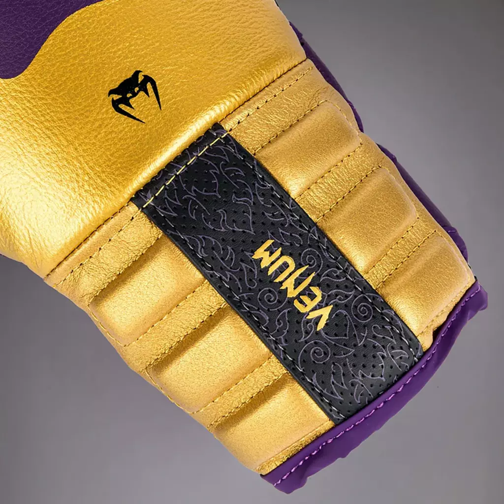 Боксёрские перчатки Venum Reverso Boxing dark purple/gold