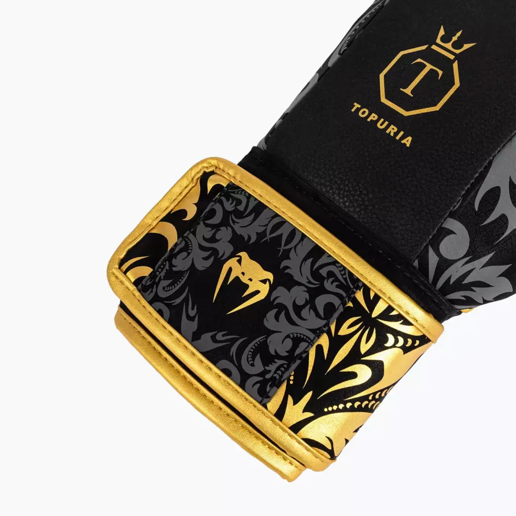 Боксёрские перчатки Venum x Ilia Topuria Unmatched Boxing black/gold