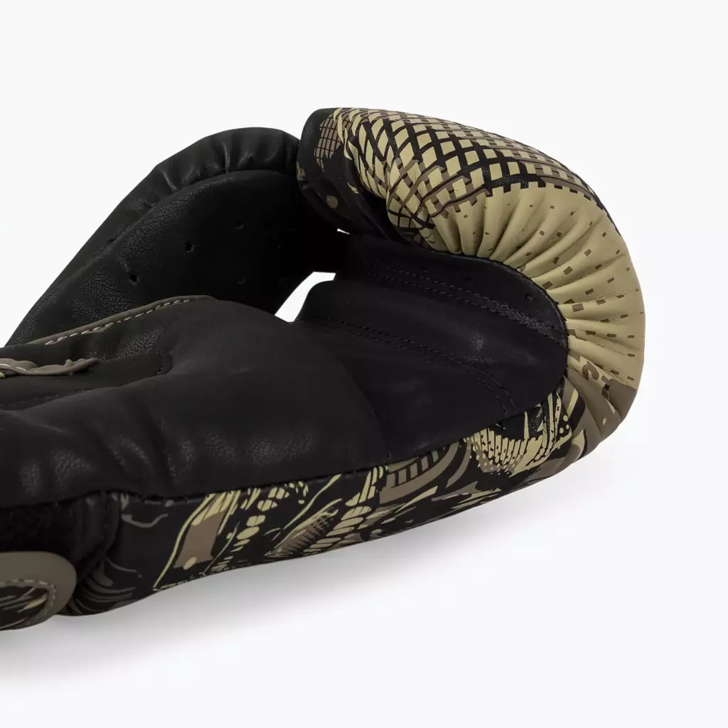 Боксёрские перчатки Venum Invader Boxing black/sand