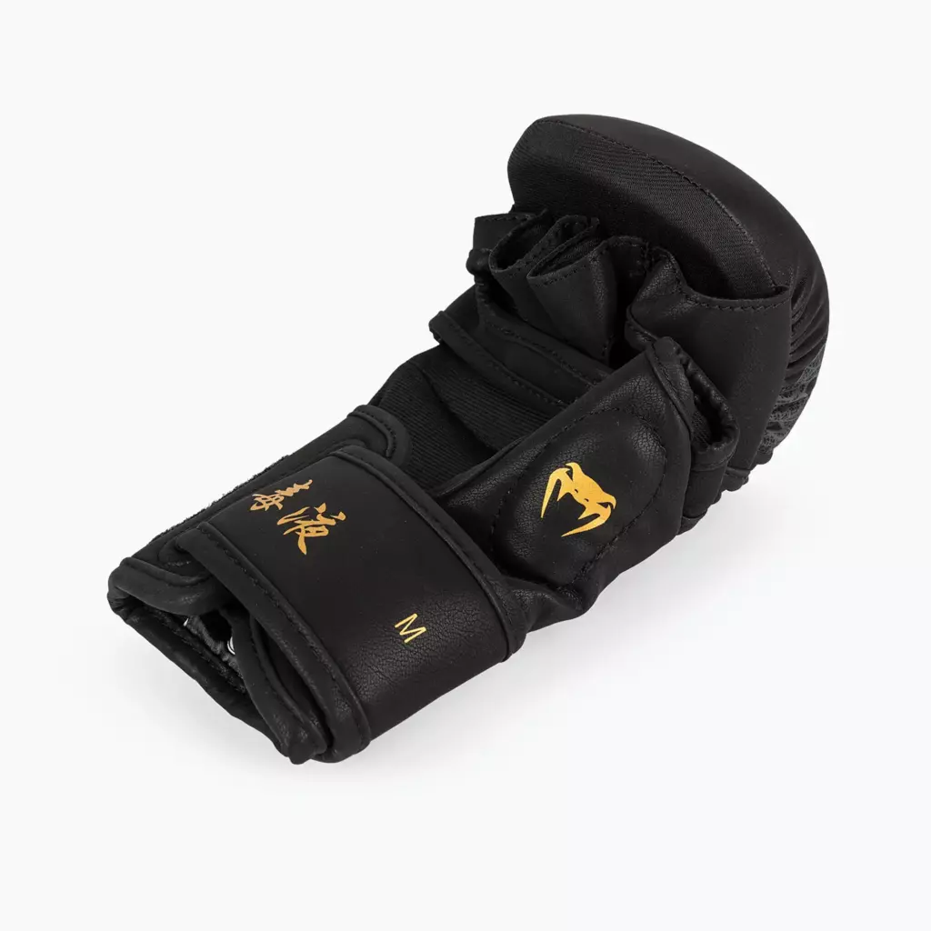 Боксёрские перчатки Venum Serpenti Sparring black/silver/gold