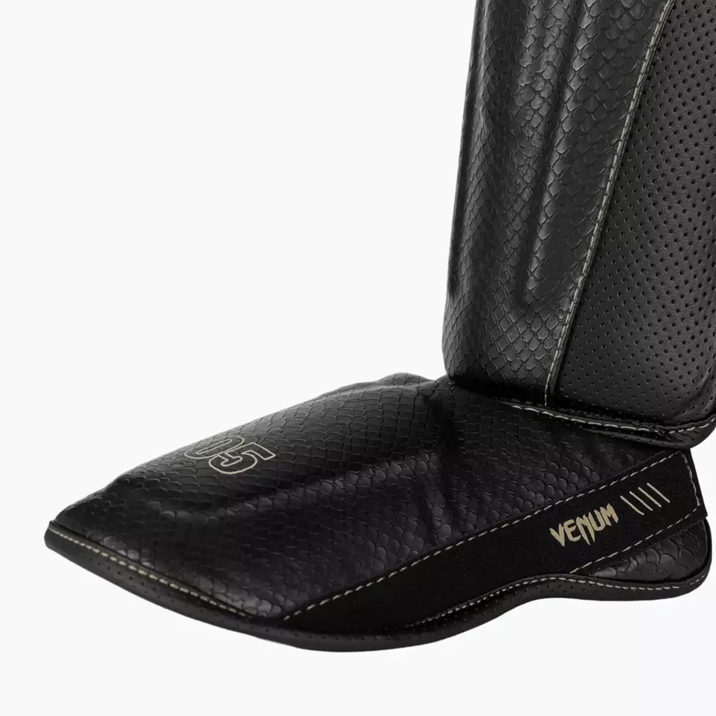 Шингарды Venum Impact Evo Scales Shinguards black