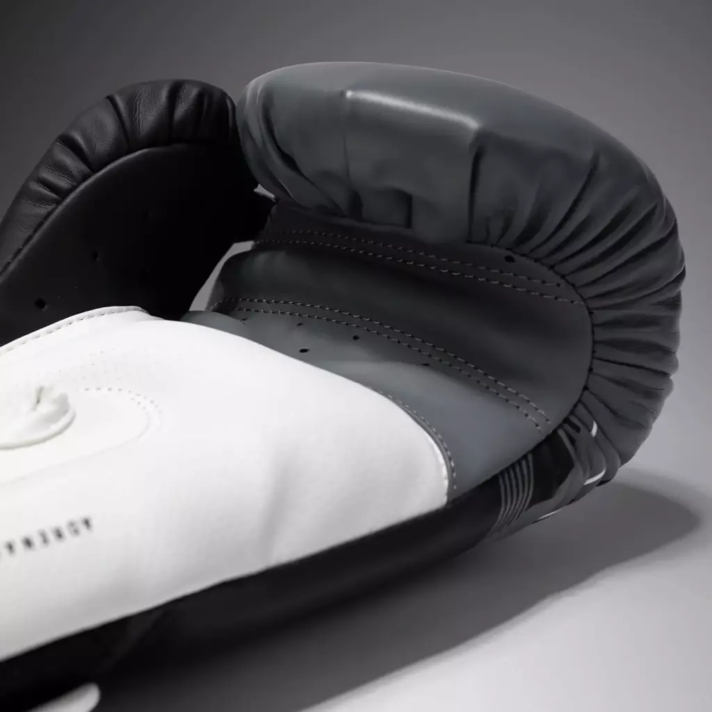 Боксёрские перчатки Venum Adrenaline Boxing black/silver grey