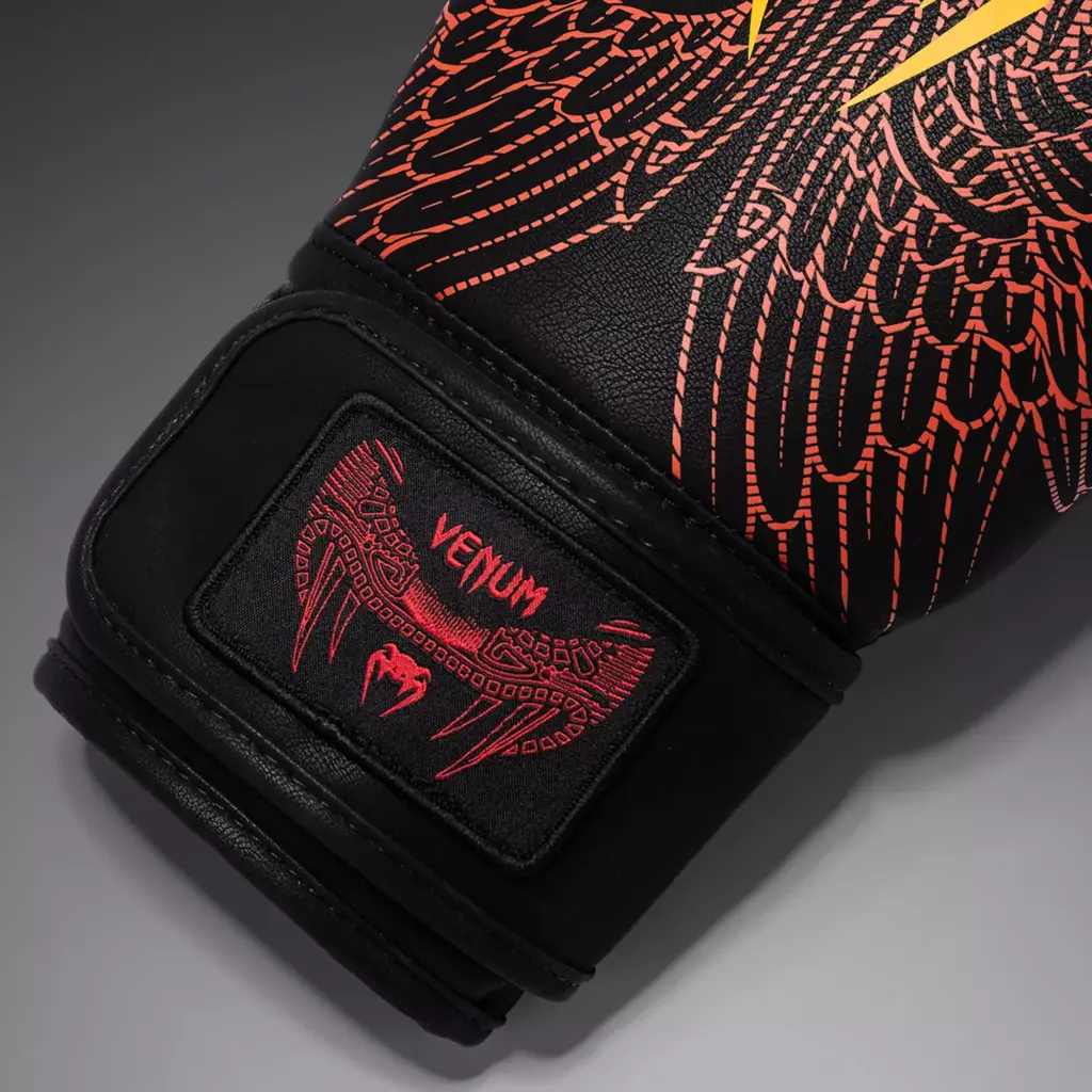 Боксёрские перчатки Venum Quetzal Fury Boxing