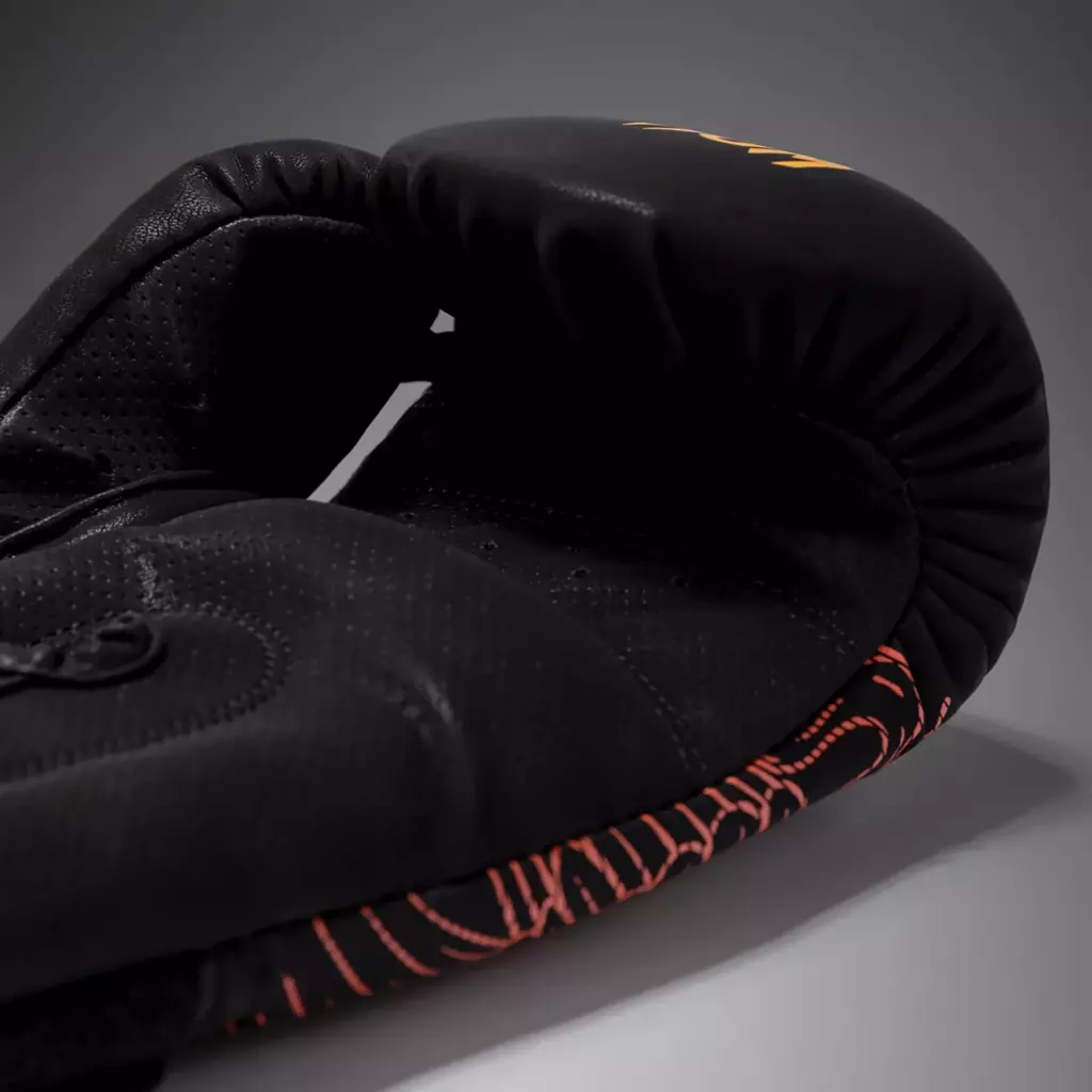 Боксёрские перчатки Venum Quetzal Fury Boxing