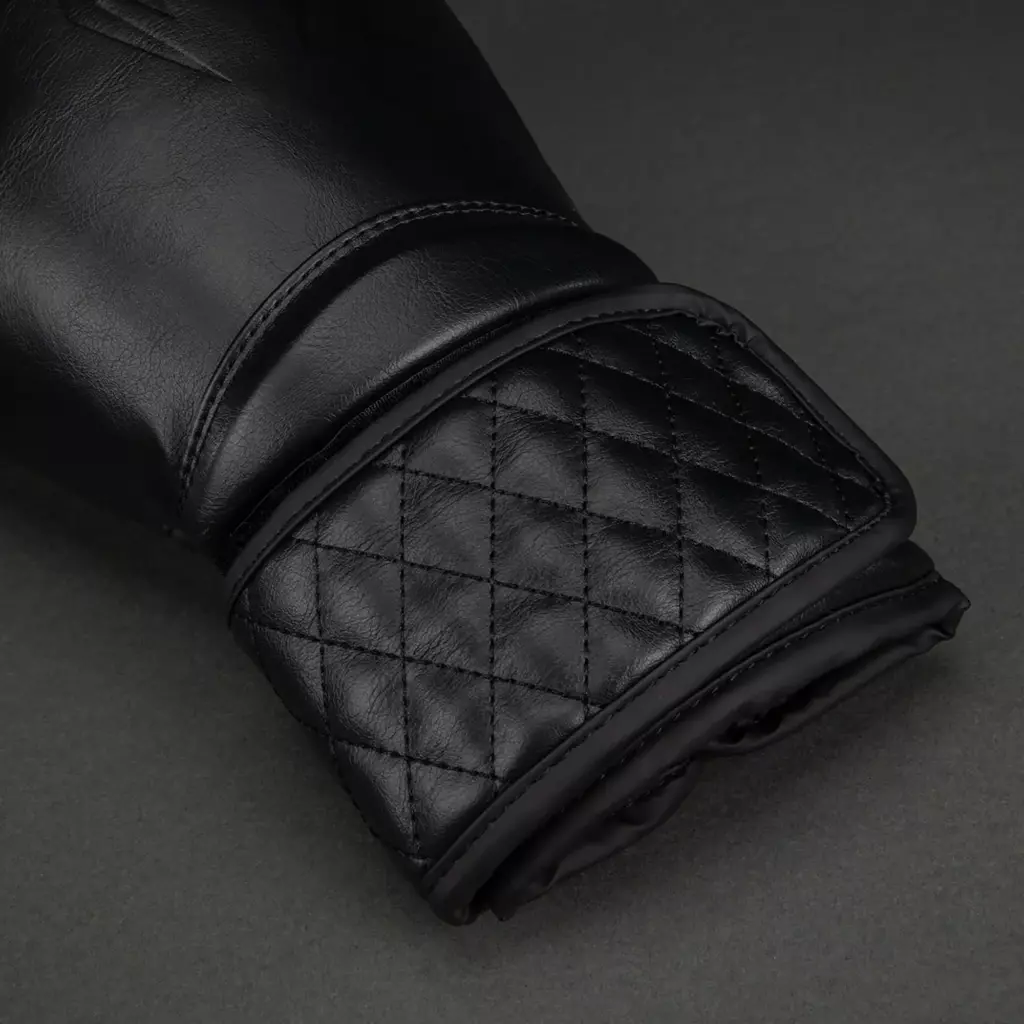 Боксёрские перчатки Venum Impact Classic Boxing black