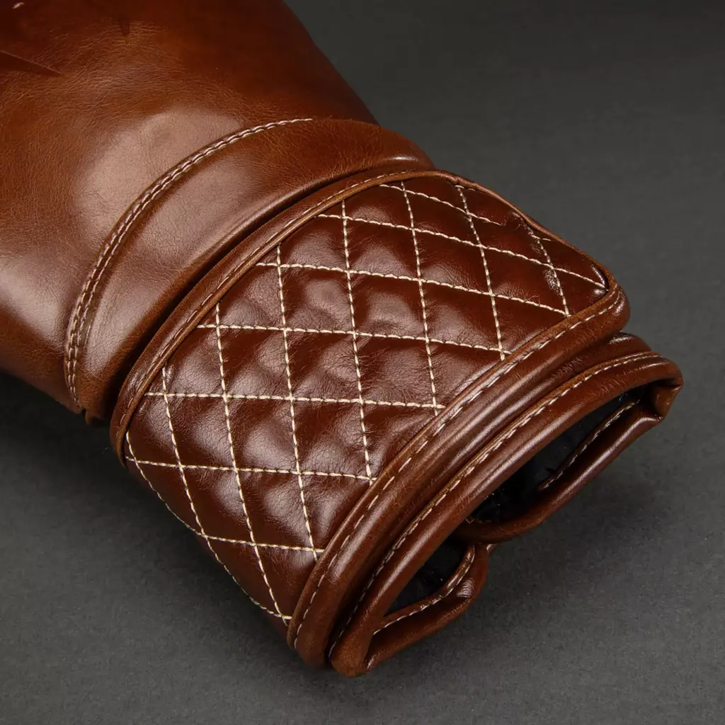 Боксёрские перчатки Venum Impact Classic Boxing shiny havana
