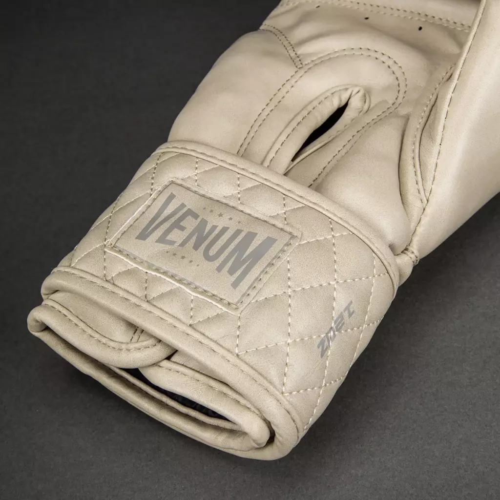 Боксёрские перчатки Venum Impact Classic Boxing ivory