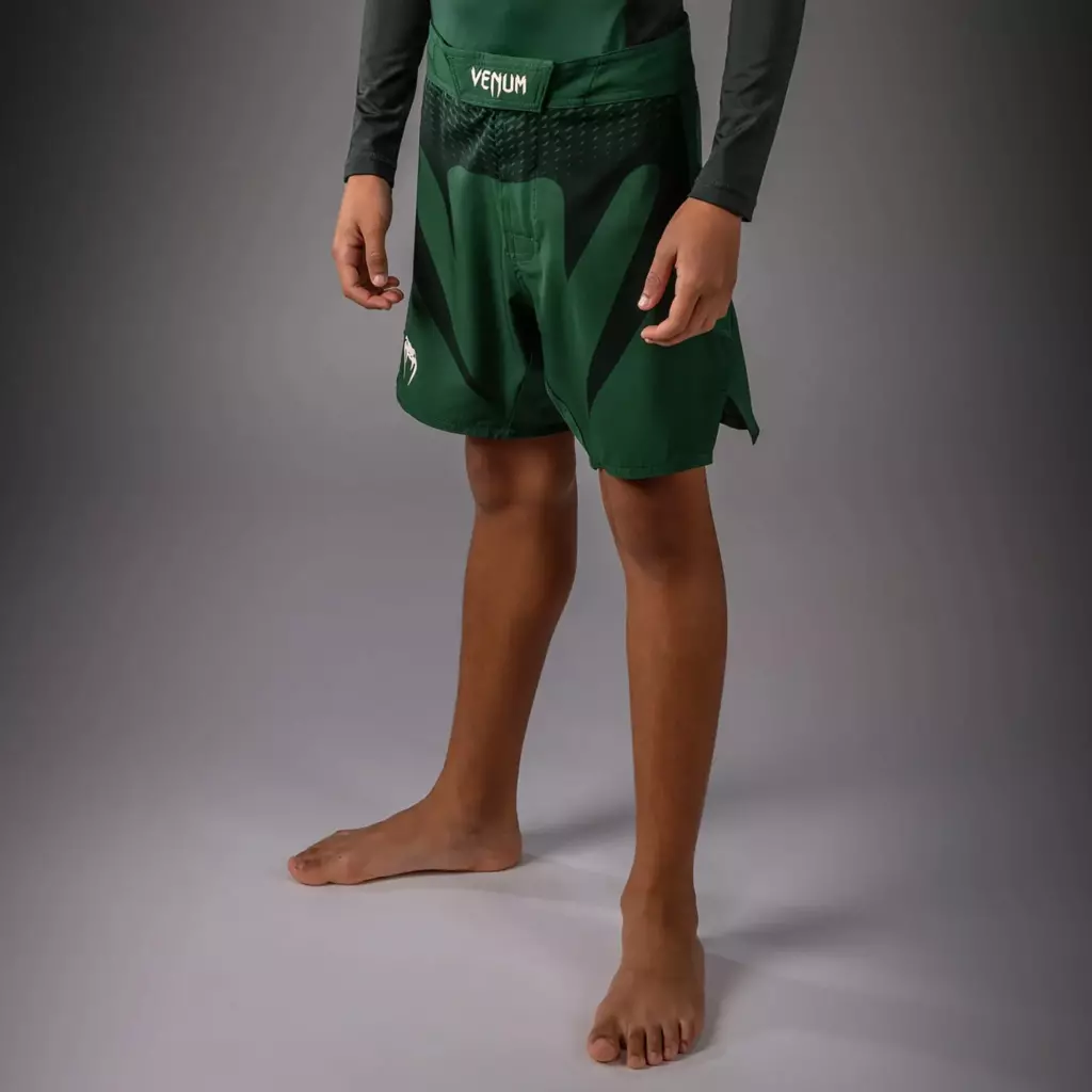 Детские шорты Venum Attack green/off white