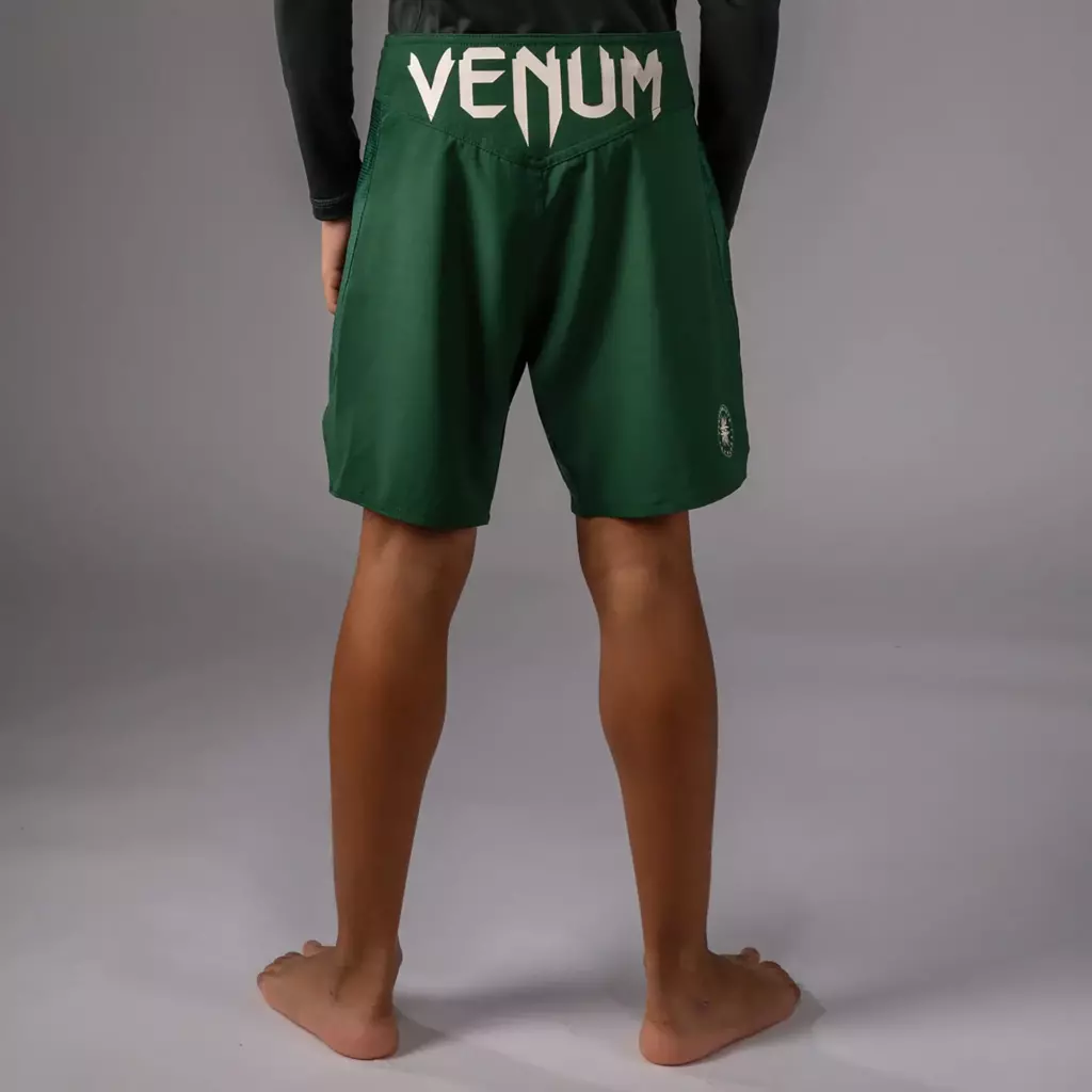 Детские шорты Venum Attack green/off white