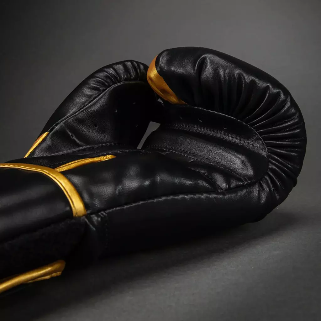 Боксёрские перчатки Venum Challenger 2.5 Boxing black/gold